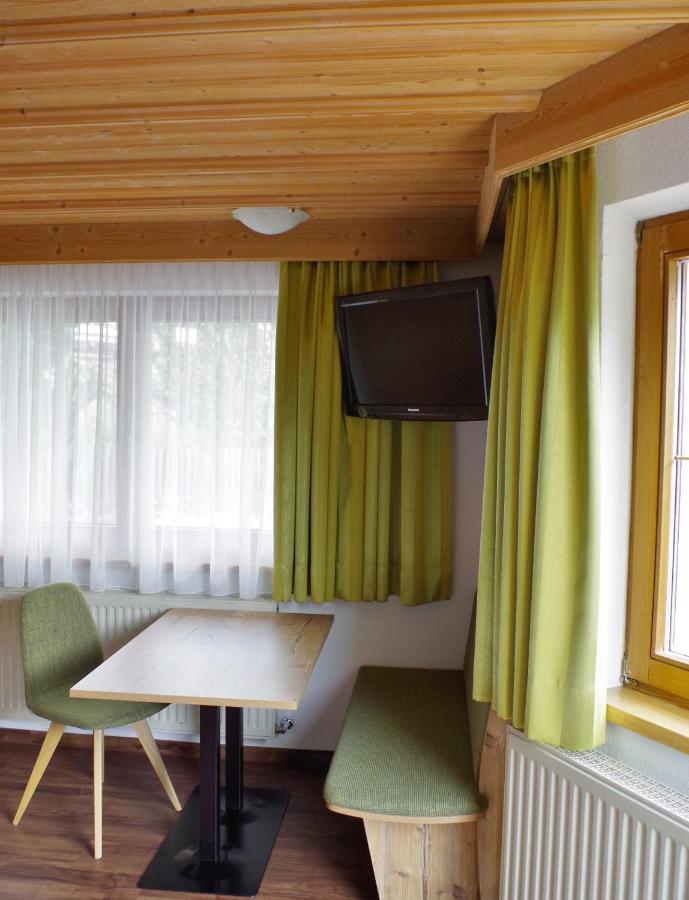 Hotel Edi Samnaun Bilik gambar